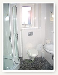 Badezimmer unten links!