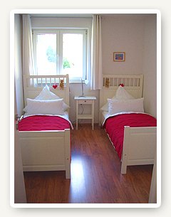 Schlafzimmer mit Doppelbett